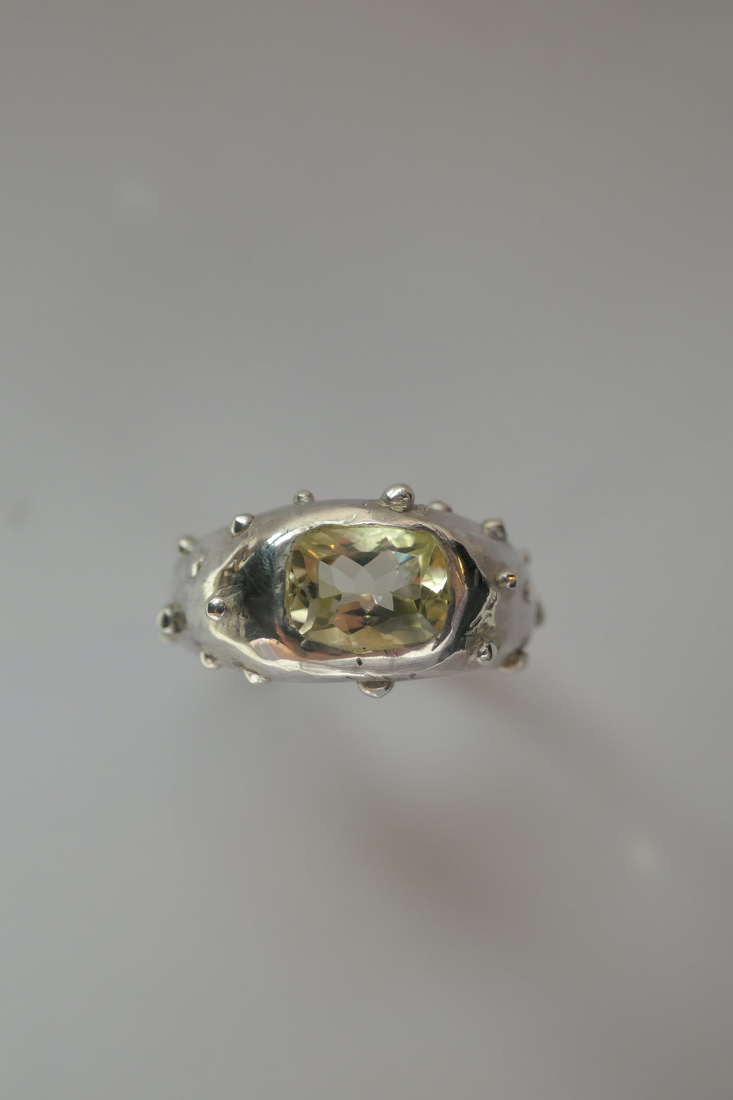 Opia Ring