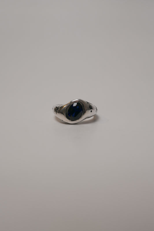 Petit Nocturne Ring